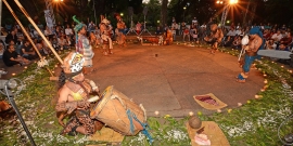 Apresentação de artistas de rua no Parque Municipal, em Belo Horizonte