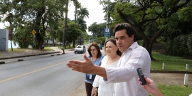 Vereador Carlos Henrique e representantes da Regional Pampulha, em visita técnica da Comissão de Desenvolvimento Econômico, Transporte e Sistema Viário à  Avenida Otacílio Negrão de Lima