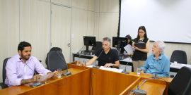 Vereadores Arnaldo Godoy, Álvaro Damião e César Gordin, em reunião da Comissão de Educação, Ciência, Tecnologia, Cultura, Desporto, Lazer e Turismo, nesta quinta-feira (7/11)