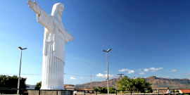 Cristo Redentor na região do Barreiro, durante o dia