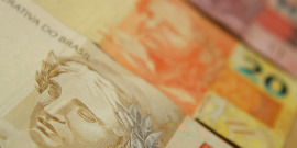 Notas de R$ 50, R$ 20 e R$10