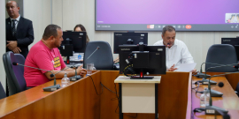 Vereadores no Plenário Camil Caram