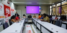 Vereadores e convidados no Plenário Helvécio Arantes