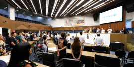 Alunos no Plenário Amintas de Barros