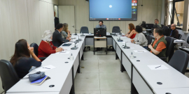 Vereadores e convidados no Plenário Helvécio Arantes