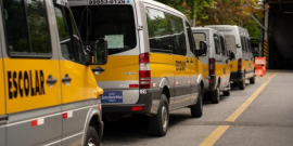 veículos de transporte escolar