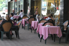 Projetos de Lei criam normas para bares e restaurantes