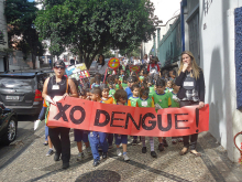 Umei Timbiras realiza passeata para alertar população sobre a dengue / Foto: PBH