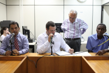 Participaram da reunião os vereadores Elvis Côrtes (SDD), Pedro Patrus (PT) e Pelé do Vôlei (PTdoB). Foto Mila Milowski