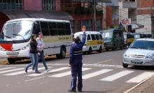 Parlamentares propõem melhorias para o trânsito da capital. Ações educativas e de incentivo à gentileza urbana estão em foco.