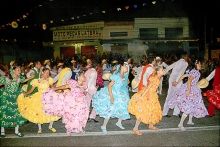 Grupo de Quadrilha participa do Arraial de Belô na Avenida Vilarinho, em Venda Nova