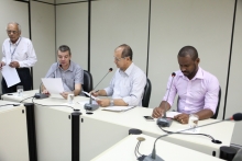 Vereadores Juliano Lopes, Bispo Fernando Luiz (presidente) e Juninho Paim aprovaram audiências para debater atos do Executivo