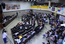 Movimentos pró-família lotaram o plenário em setembro de 2015 para pedir a exclusão do tema no PME (Foto: Mila Milowski)