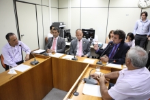 PL que combate violência a idoso recebe parecer favorável (Foto: Mila Milowski)