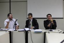 Presidente da Comissão Especial, Sérgio Fernando, ladeado pelos suplentes Pedro Patrus e Jorge Santos