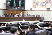 Vereadores em reunião no Plenário Amynthas de Barros