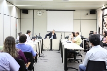 Em audiência, Comissão discutiu uso de energia fotovoltaica (Foto: Mila Miloswski)