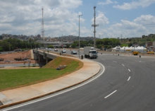 Viaduto da Via 710 sobre a Av. Cristiano Machado