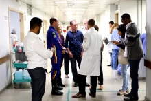 Acompanhada de gestores, Comissão visita Hospital Risoleta Neves 
