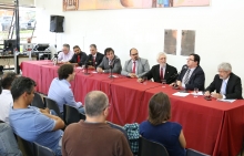 Vereadores e convidados em mesa de debates durante audiência para tratar dos impactos da Lei Kandir