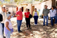 Comissão, Sudecap, comunidade e Centro de Referência em Assistência Social, em visita técnica ao Espaço BH Cidadania, no Bairro Paulo VI