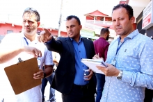 Vereador Wesley Autoescola e representantes da BHTrans em visita técnica à Avenida Serrinha, no Vale do Jatobá