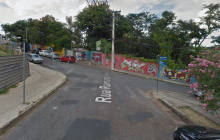 Cruzamento em frente à Escola Municipal Maria Magalhães Pinto traz riscos para os estudantes
