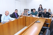 Comissão de Legislação e Justiça votando pareceres na reunião desta segunda-feira (10/9)