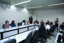 Comissão busca articular trabalhos com a Frente das Mulheres 