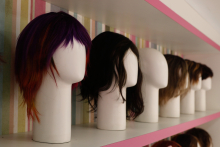 Perucas em manequins