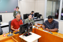 Vereadores no Plenário Camil Caram
