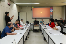 parlamentares e participantes presentes em audiência pública na câmara municipal de bh