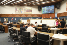 parlamentares presentes no plenário da câmara de bh