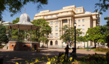 Fachada do Centro Cultural Banco do Brasil, na Praça da Liberdade