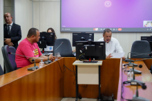 Vereadores no Plenário Camil Caram