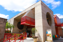 Fachada de escola municipal
