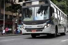 ônibus circulando nas ruas de BH